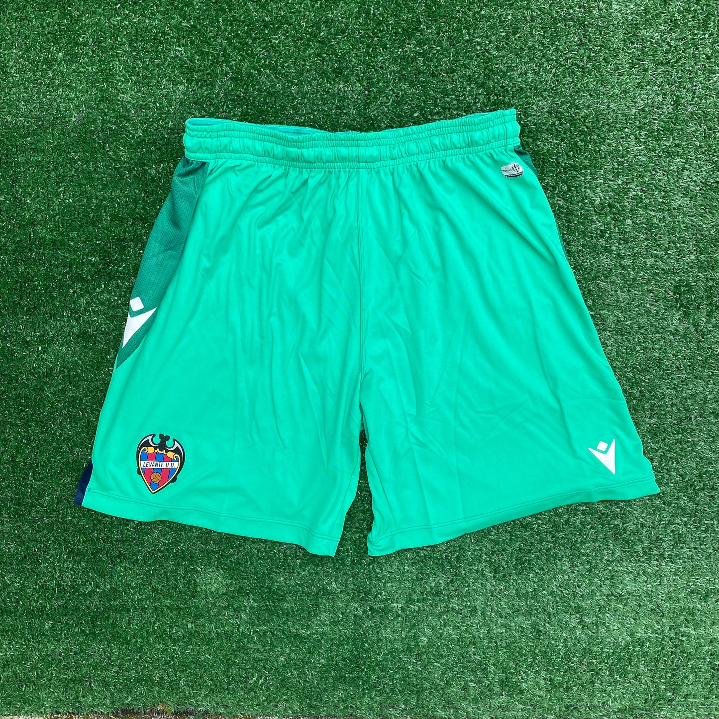 Short Levante Third 2022/23